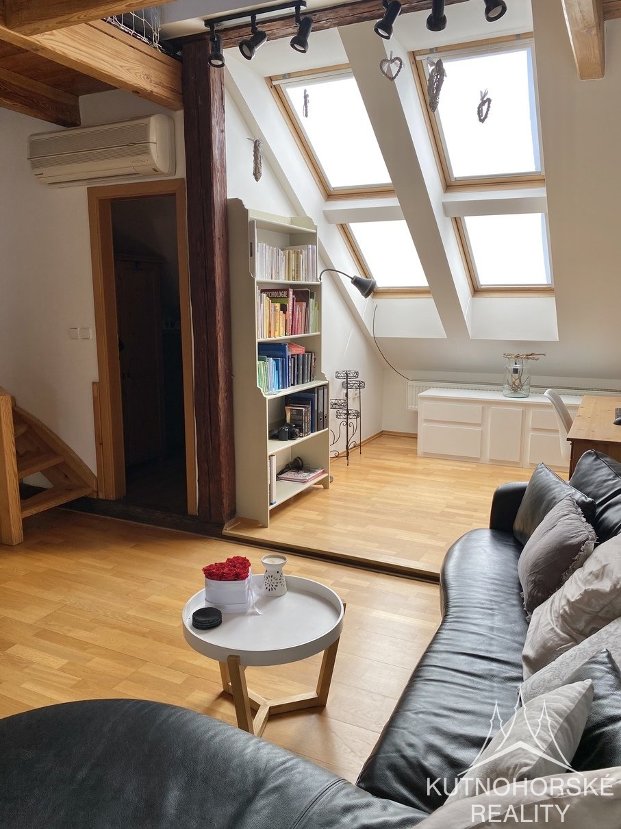 Pronájem mezonetového bytu 3+1, 106 m², Kutná Hora-Vnitřní Město