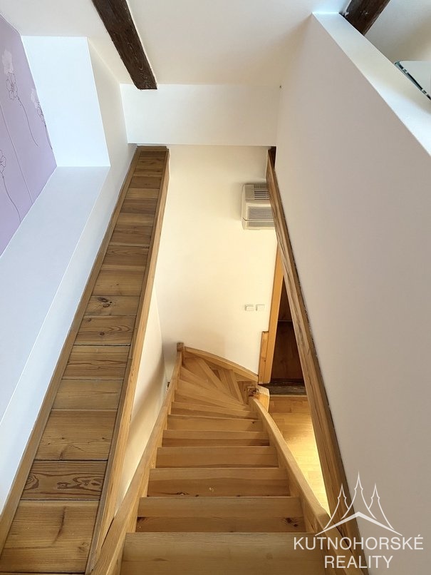 Pronájem mezonetového bytu 3+1, 106 m², Kutná Hora-Vnitřní Město