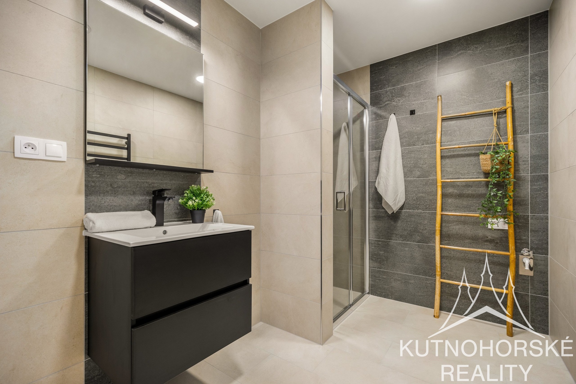 Pronájem krásného bytu 2+kk (52 m²) s garážovým stáním – Kutná Hora, Rezidence Za Lidkou