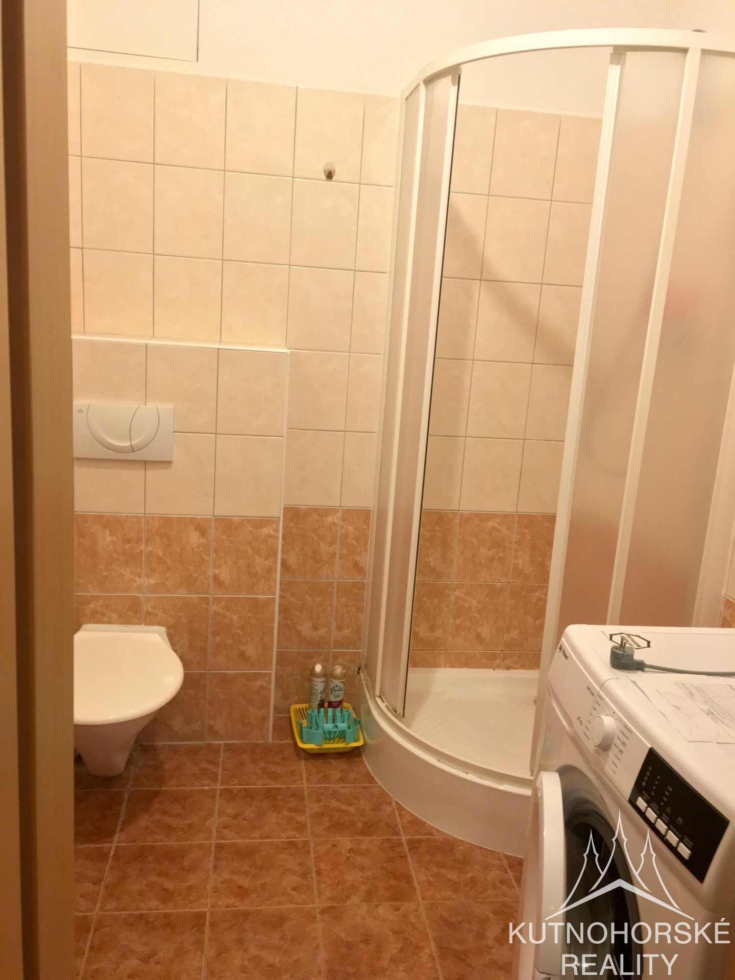 Pronájem bytu 1+kk, 42m² s lodžií a privátním parkováním – Kutná Hora-Tyršova-Žižkov