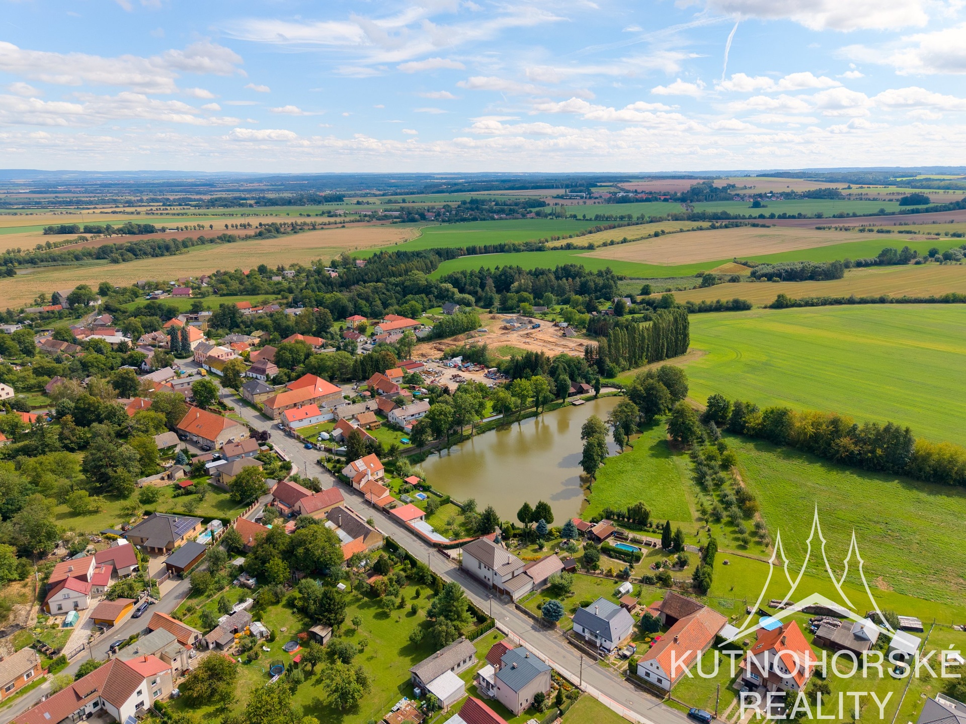 Prodej stavebního pozemku 869 m², Křesetice