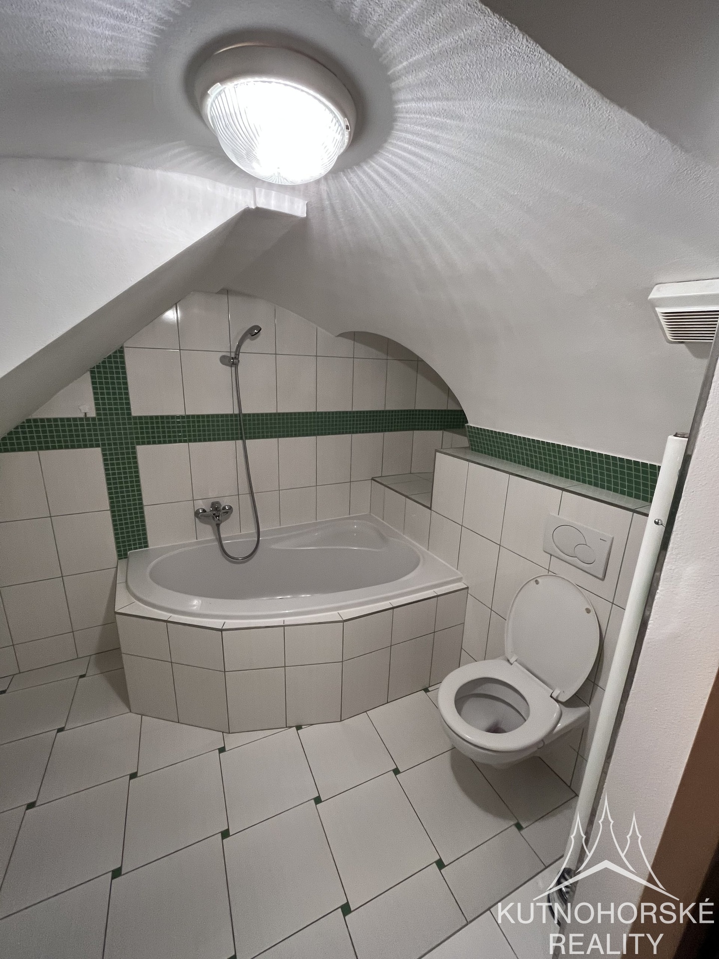 Pronájem bytu 1 + kk v Kutné Hoře, 27 m2, Komenského náměstí