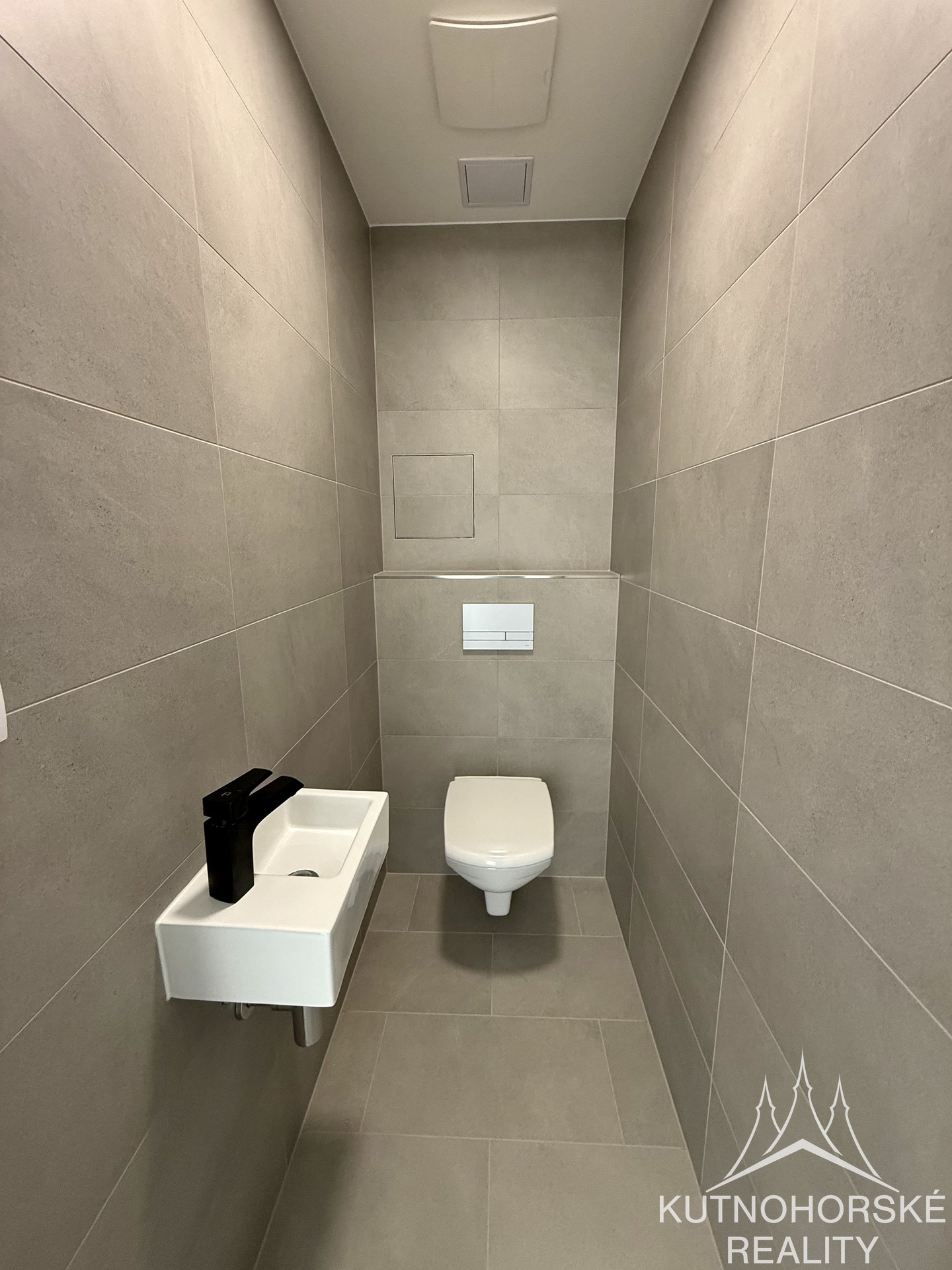 Pronájem krásného bytu 2+kk (52 m²) s garážovým stáním – Kutná Hora, Rezidence Za Lidkou
