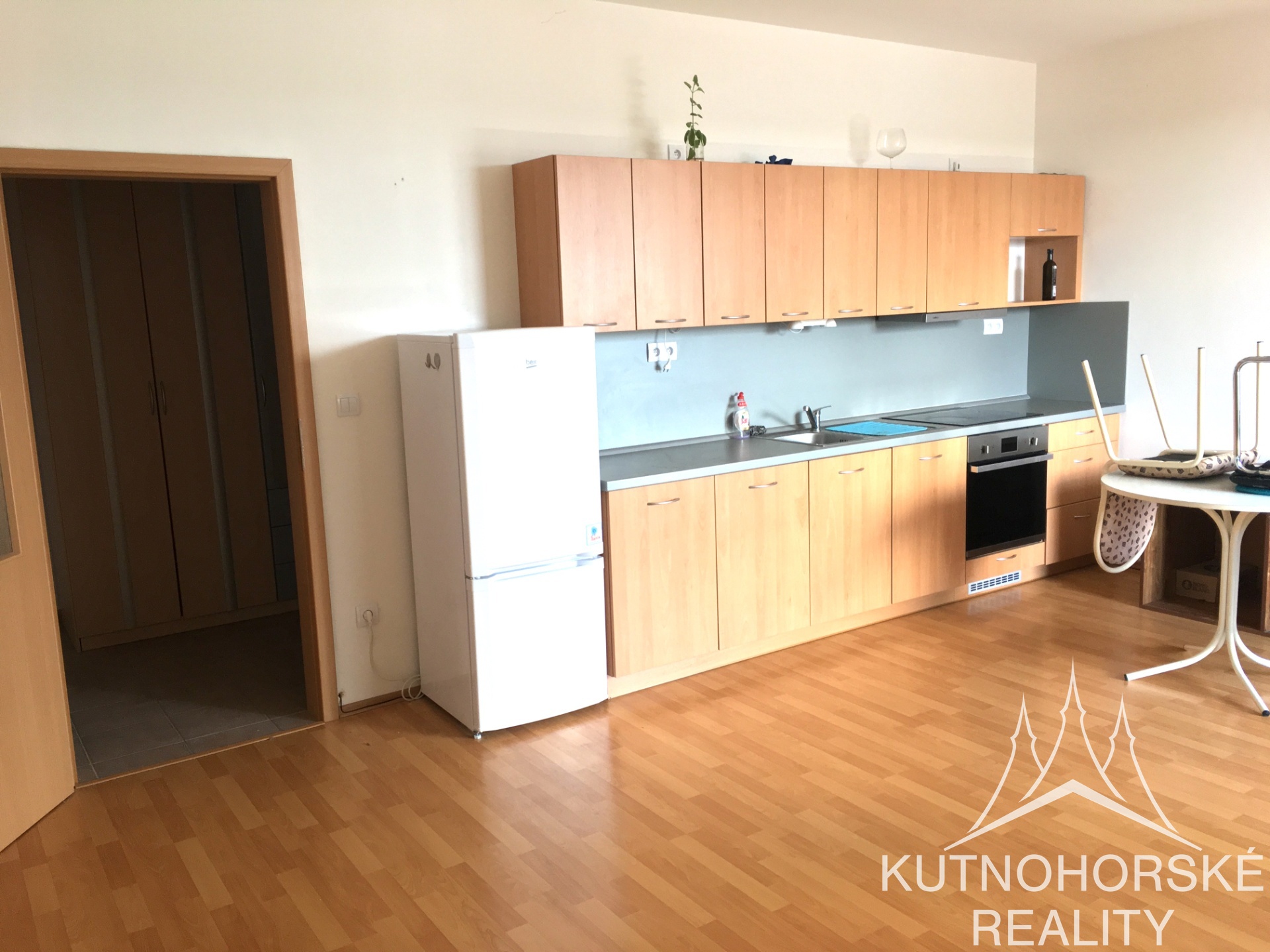 Pronájem bytu 1+kk, 42m² s lodžií a privátním parkováním – Kutná Hora-Tyršova-Žižkov