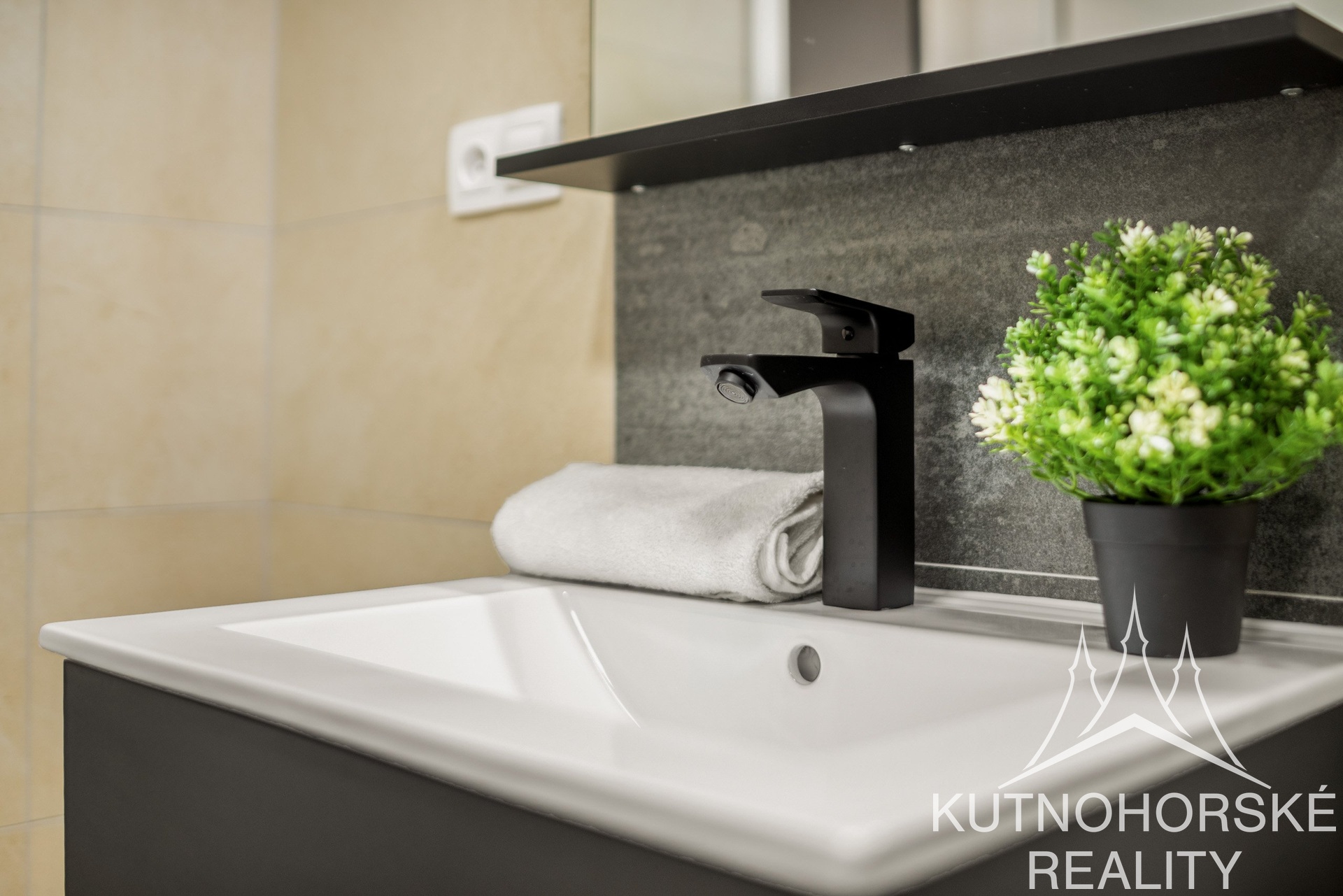 Pronájem krásného bytu 2+kk (52 m²) s garážovým stáním – Kutná Hora, Rezidence Za Lidkou