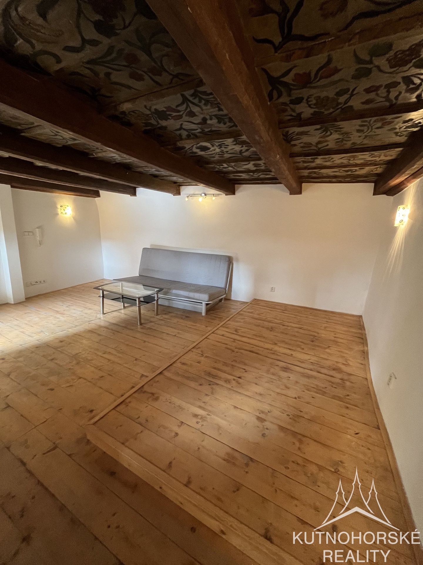 Pronájem bytu 1 + kk v Kutné Hoře, 27 m2, Komenského náměstí