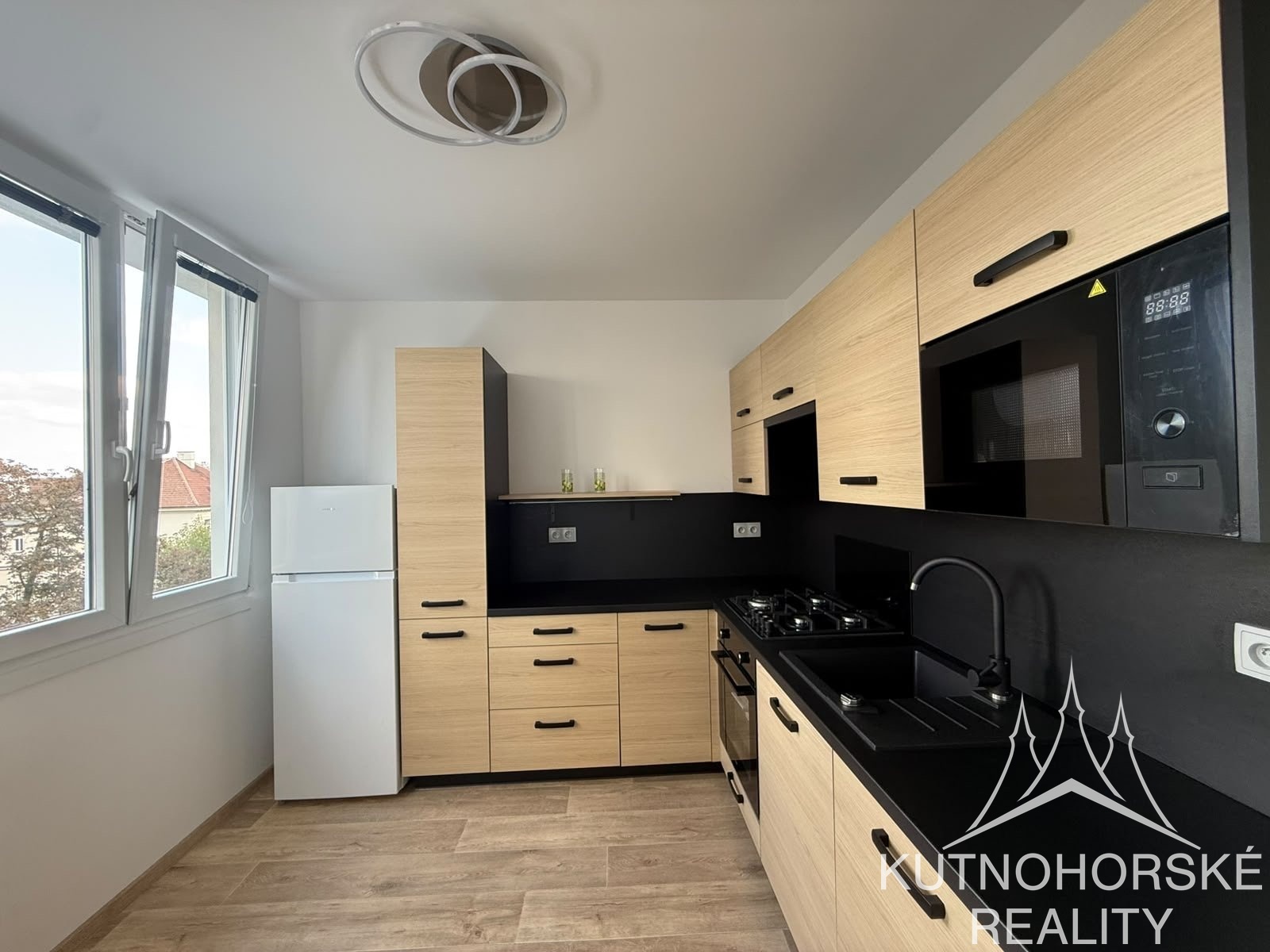 Pronájem krásného bytu 2+1 s balkonem 61 m², Kolín III – ulice Grégrova