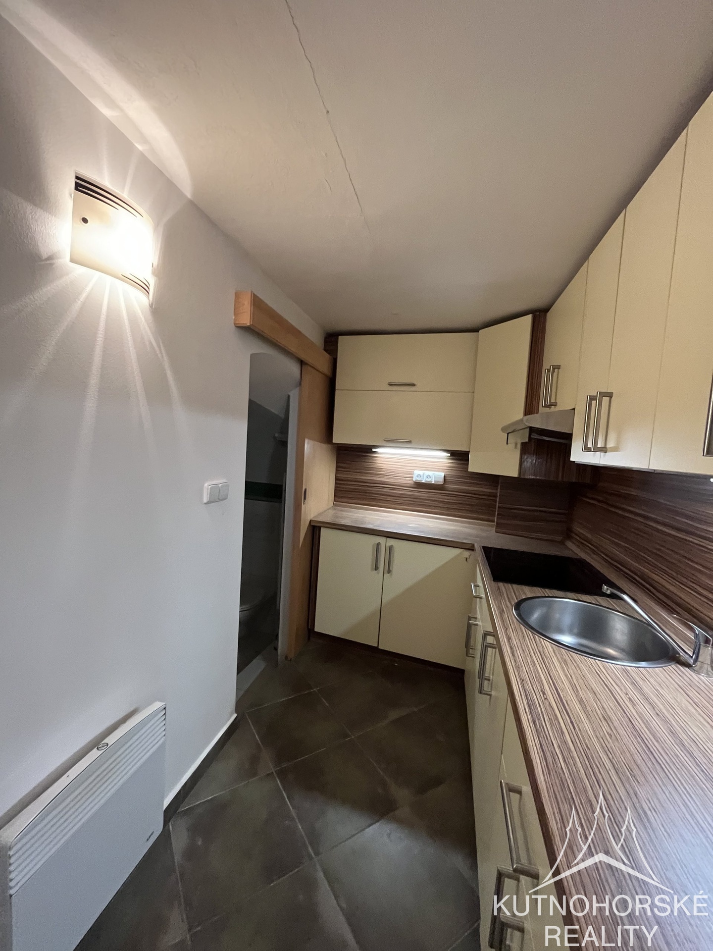 Pronájem bytu 1 + kk v Kutné Hoře, 27 m2, Komenského náměstí