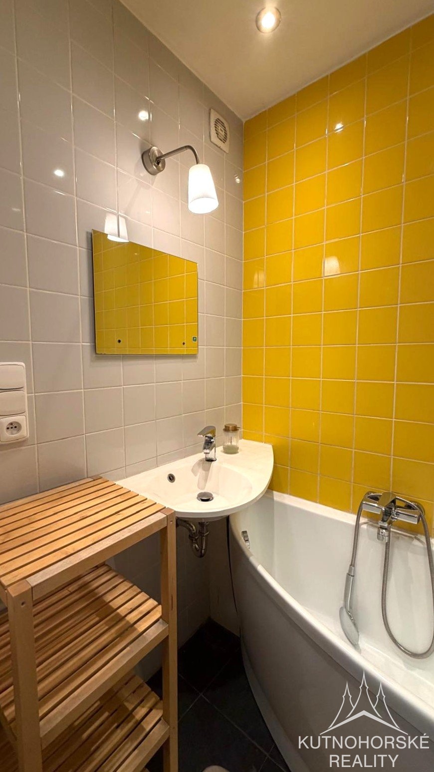 Pronájem bytu 2+1 s balkonem, 49 m², Spojovací, Praha – Žižkov
