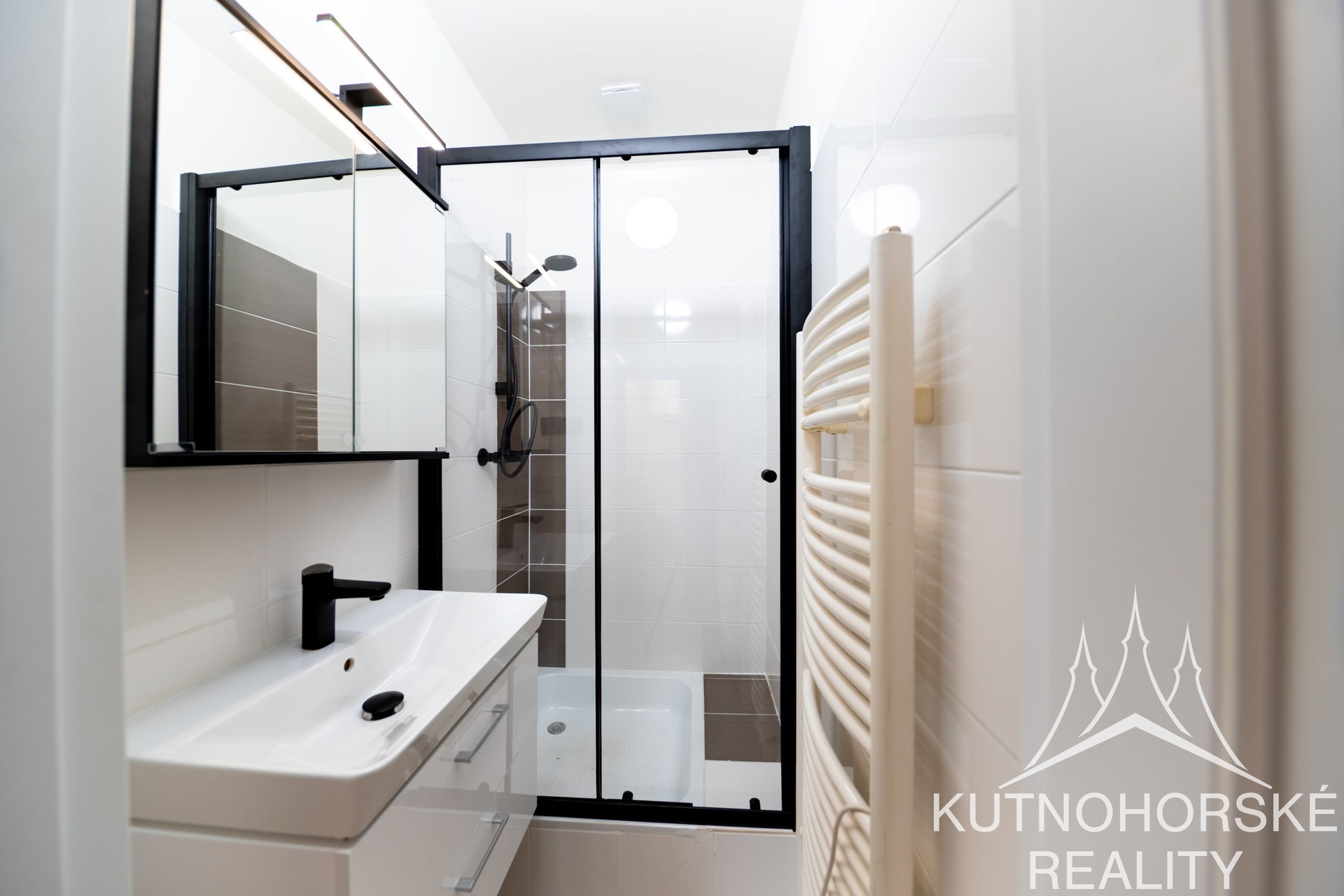 Prodej bytu 2+kk po kompletní rekonstrukci s velkým sklepem, 40 m², Praha – Žižkov