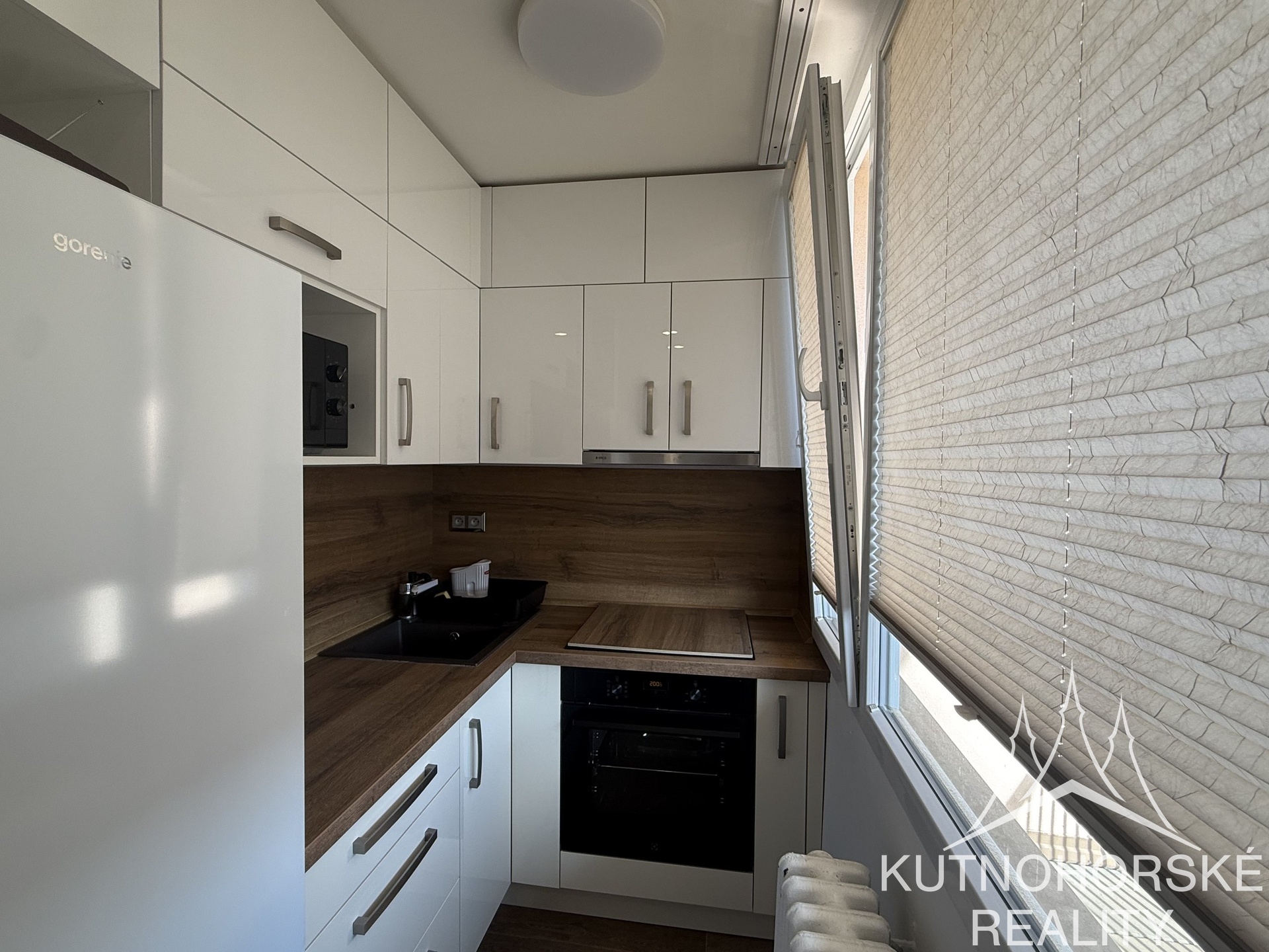 Pronájem bytu 1+kk s balkonem – Zruč nad Sázavou, Poštovní