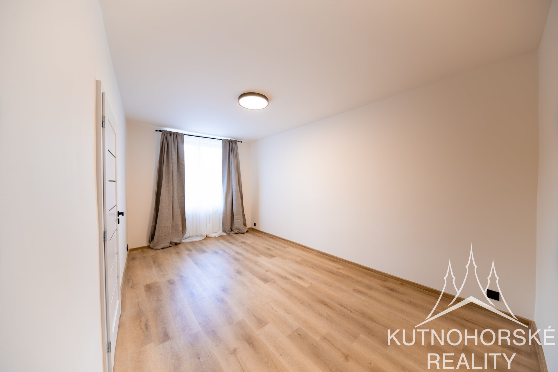 Prodej bytu 2+kk po kompletní rekonstrukci s velkým sklepem, 40 m², Praha – Žižkov
