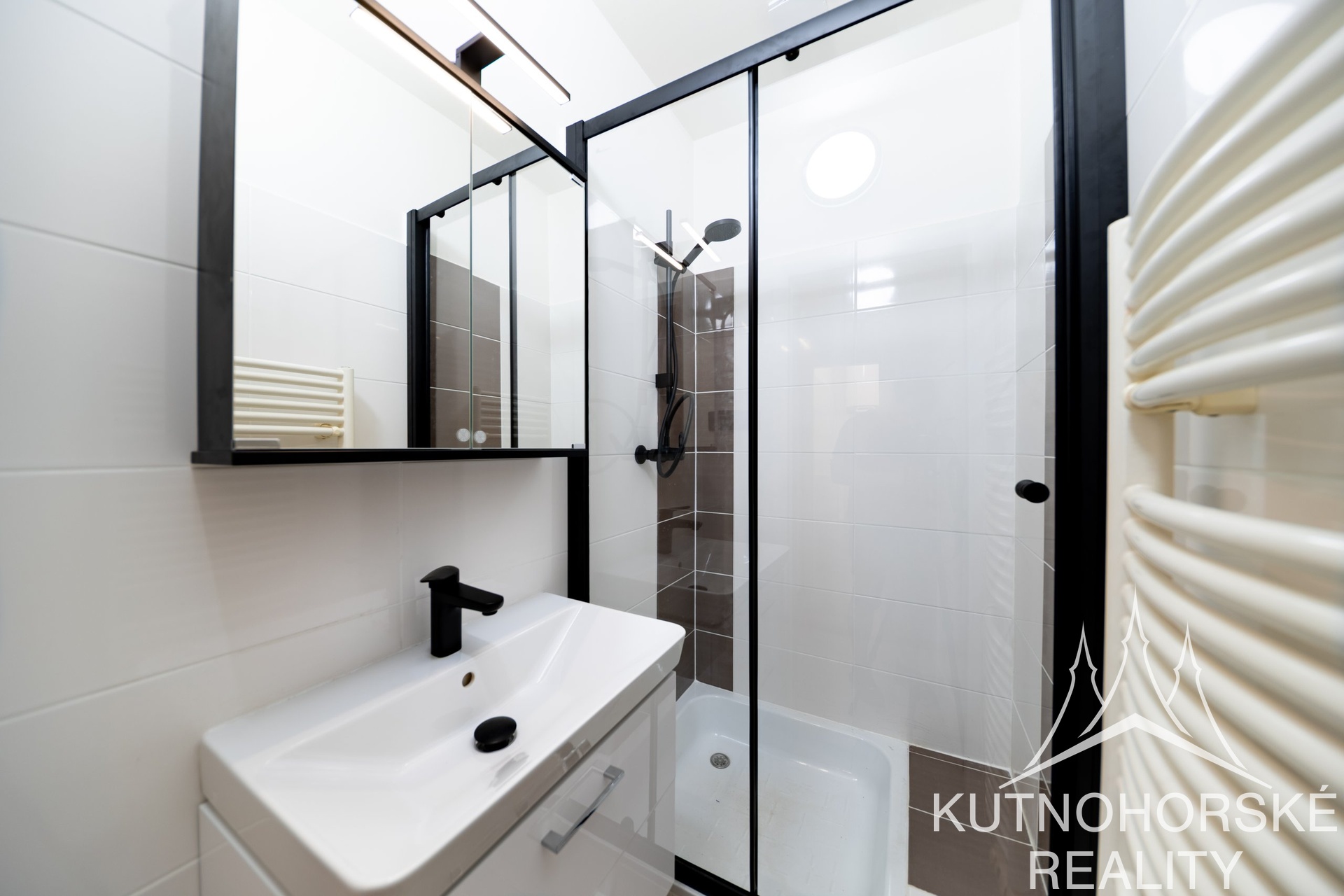 Prodej bytu 2+kk po kompletní rekonstrukci s velkým sklepem, 40 m², Praha – Žižkov
