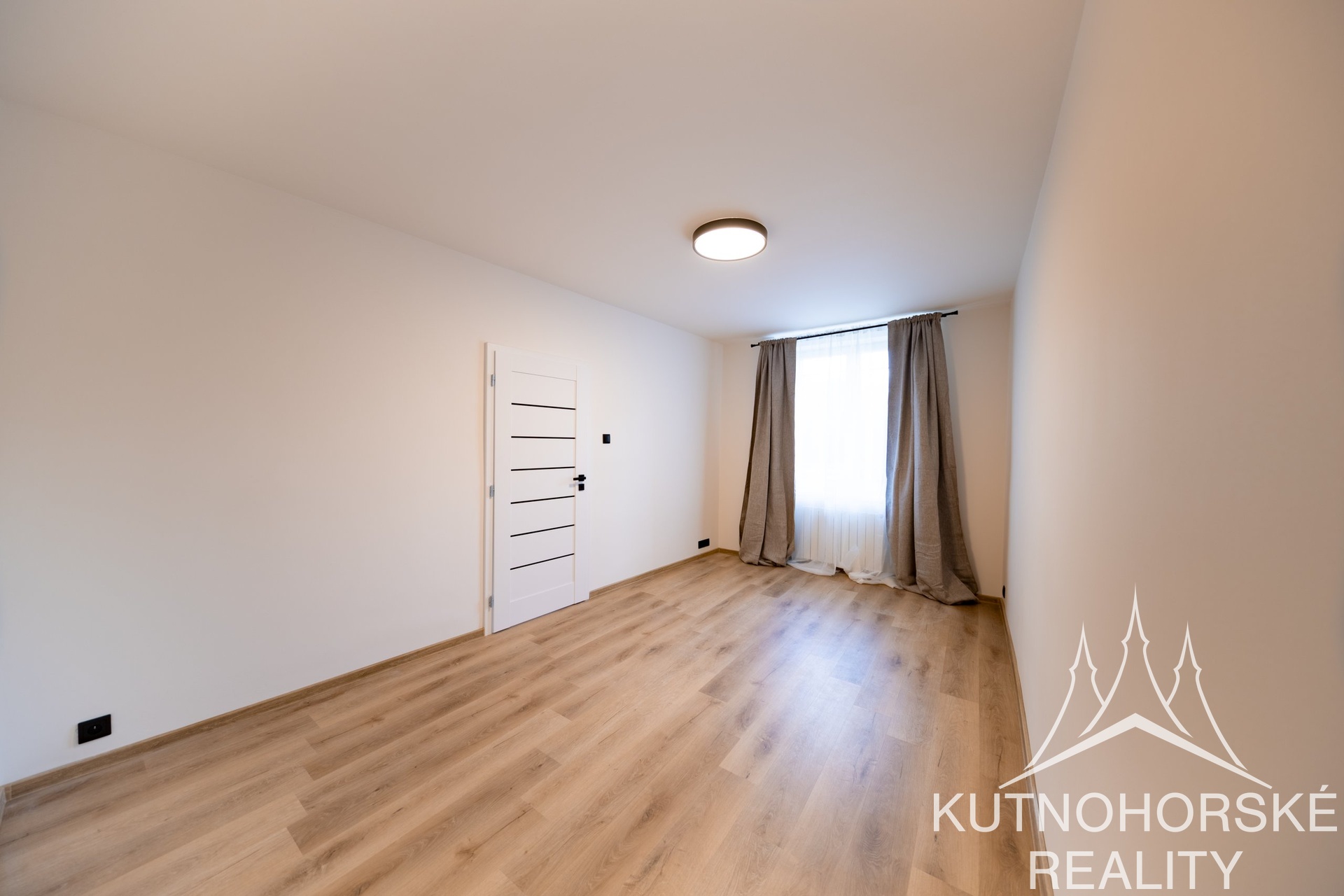Prodej bytu 2+kk po kompletní rekonstrukci s velkým sklepem, 40 m², Praha – Žižkov