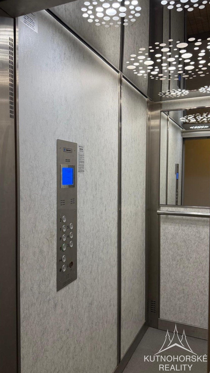 Pronájem bytu 2+1 s balkonem, 49 m², Spojovací, Praha – Žižkov